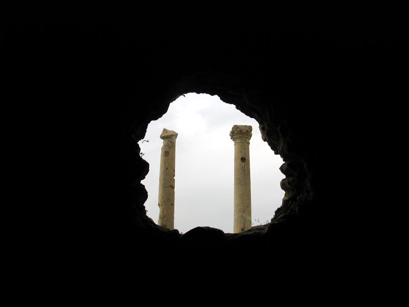 ستون یادمان بیشاپور 