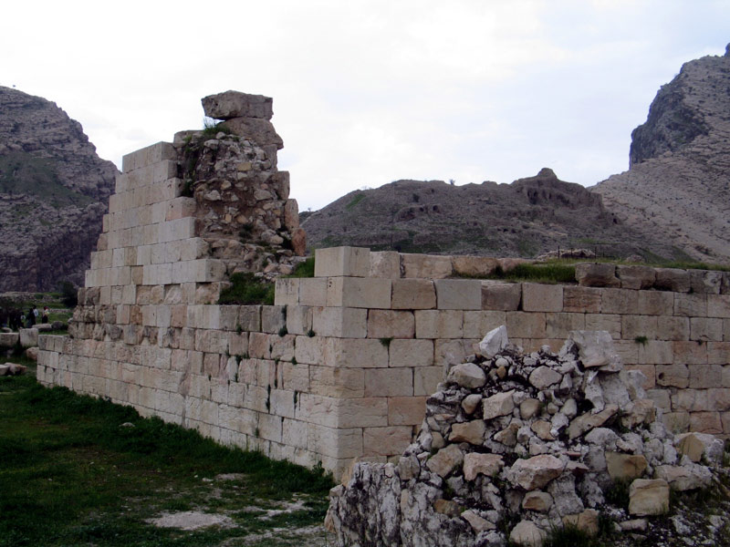 معبد آناهیتا