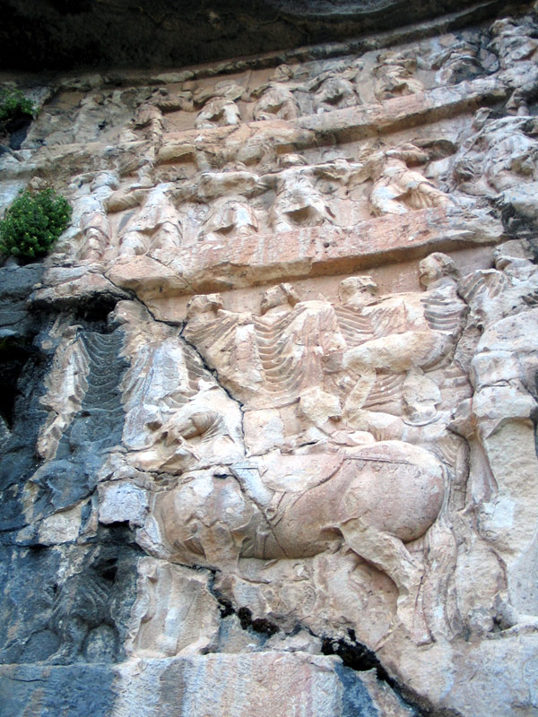 سنگ نگاره های بیشاپور