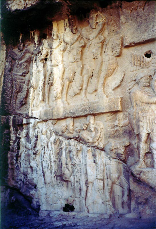 سنگ نگاره های بیشاپور