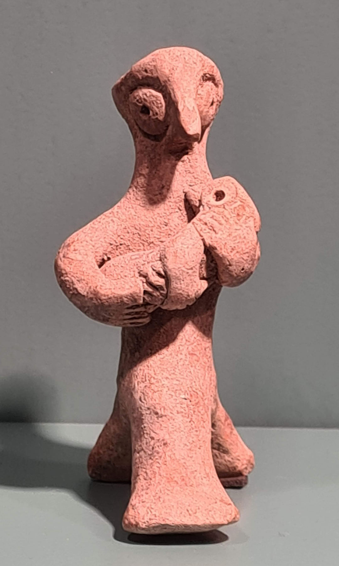 مجسمه سفالی مادر و کودک