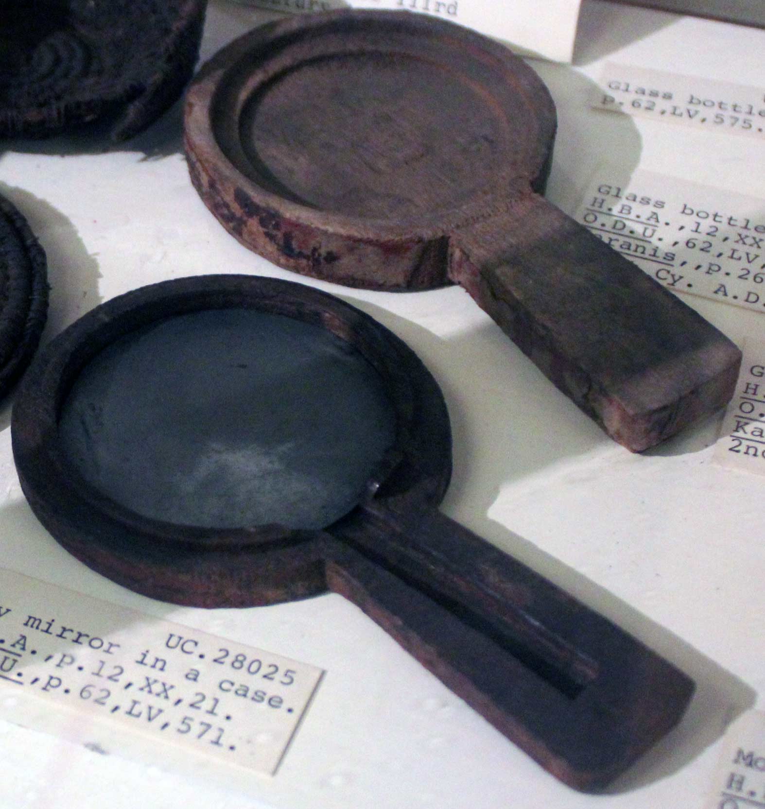 اسباب بازی آیینه