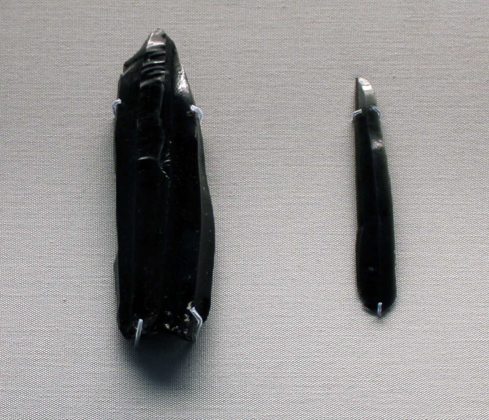 تیغه های سنگ ابسیدین