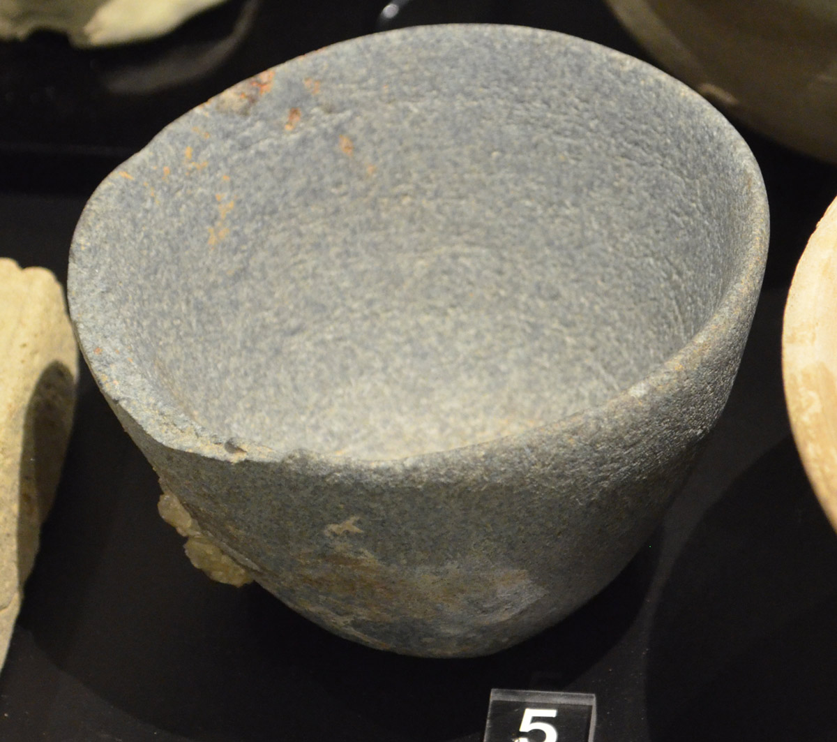 ظرف سنگی اور