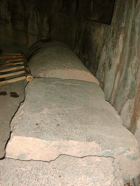 مقبره های سنگی اطراف تخت جمشید