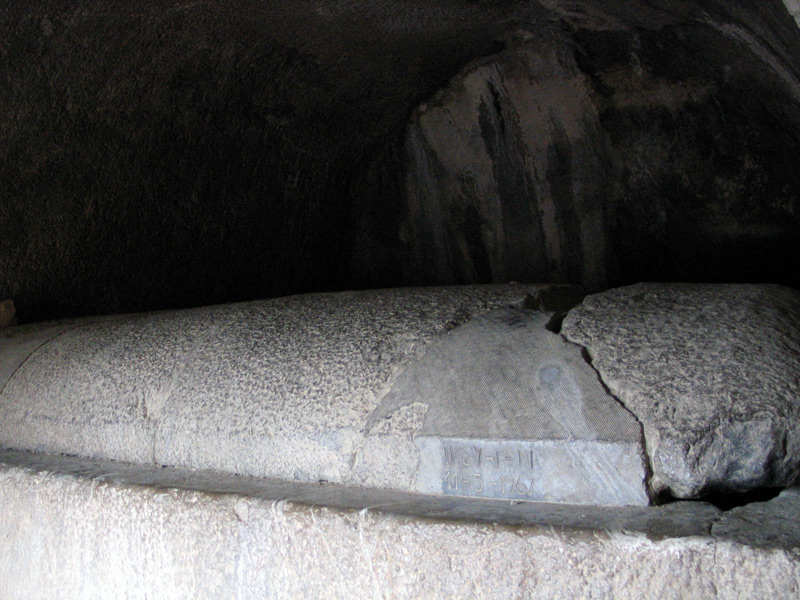 مقبره های سنگی اطراف تخت جمشید