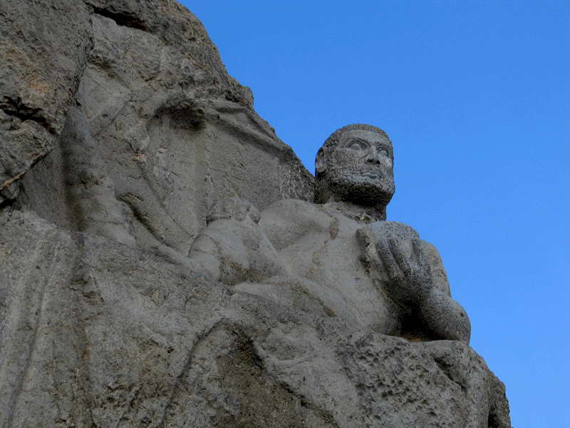 مجسمه هرکول در بیستون 