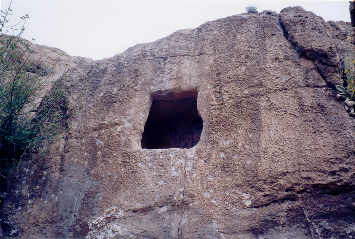 استودان - هخامنشی