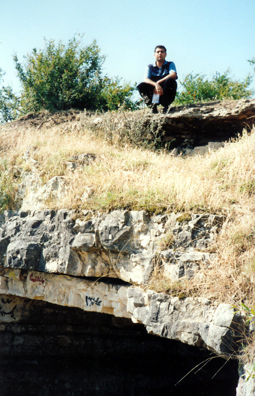 غار كمربند و هوتو