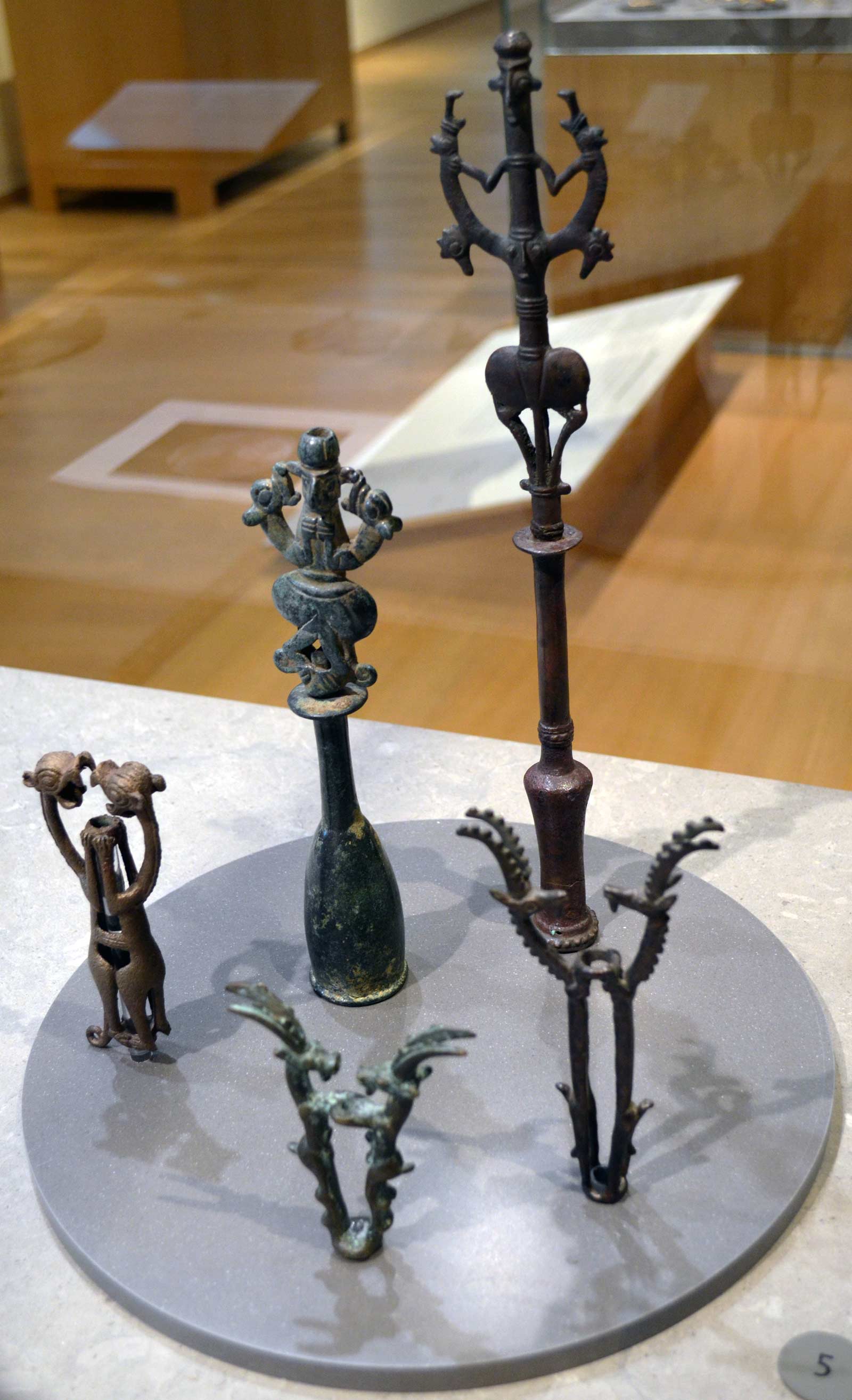 آثار  مفرغ لرستان