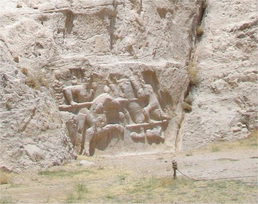 هرمز دوم-پیروزی و اسب سواری در نقش رستم 