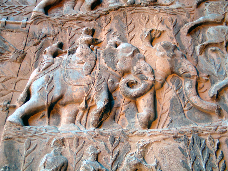 سنگ نگاره های تاق بستان