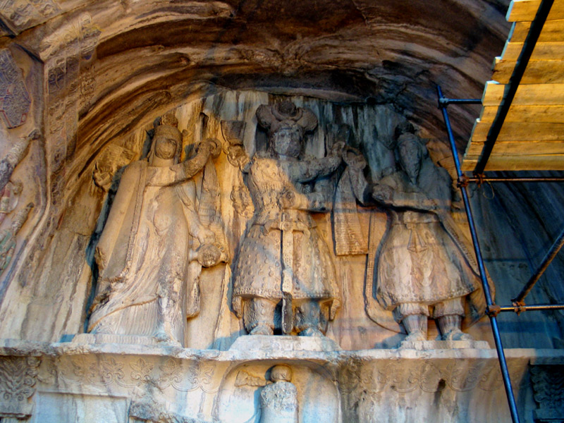 سنگ نگاره های تاق بستان