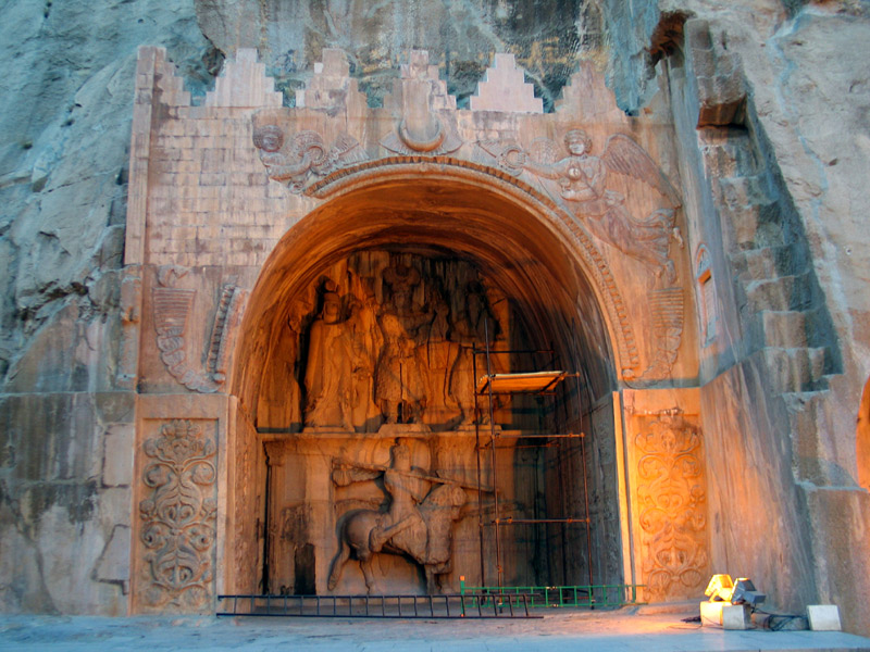 سنگ نگاره تاق بستان